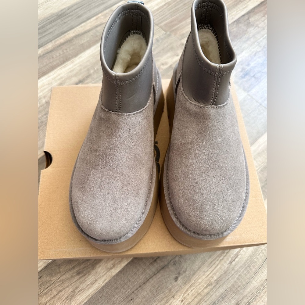 UGG CLASSIC MINI DIPPER